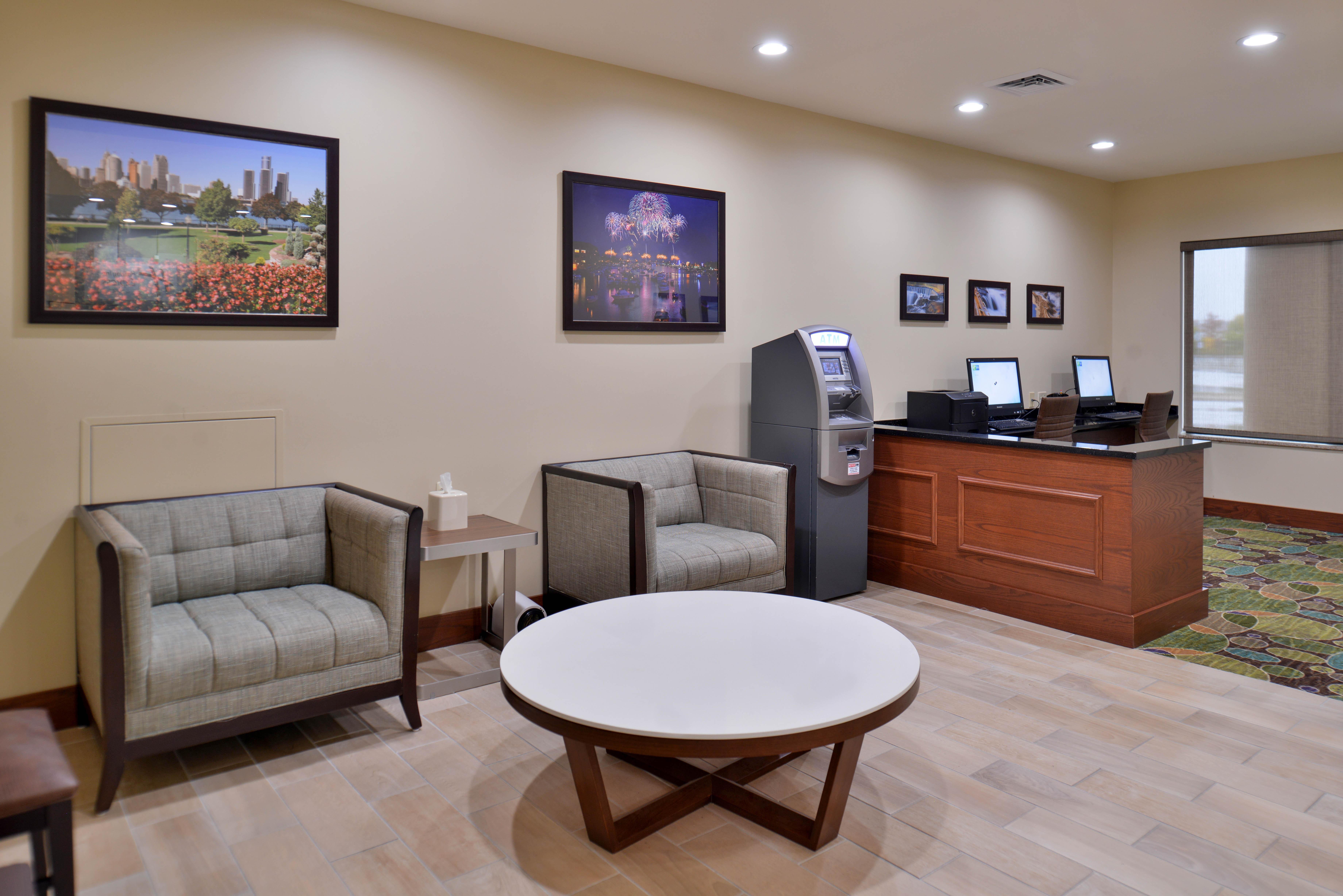 Holiday Inn Express & Suites Dearborn Sw - Detroit Area By Ihg Exterior photo