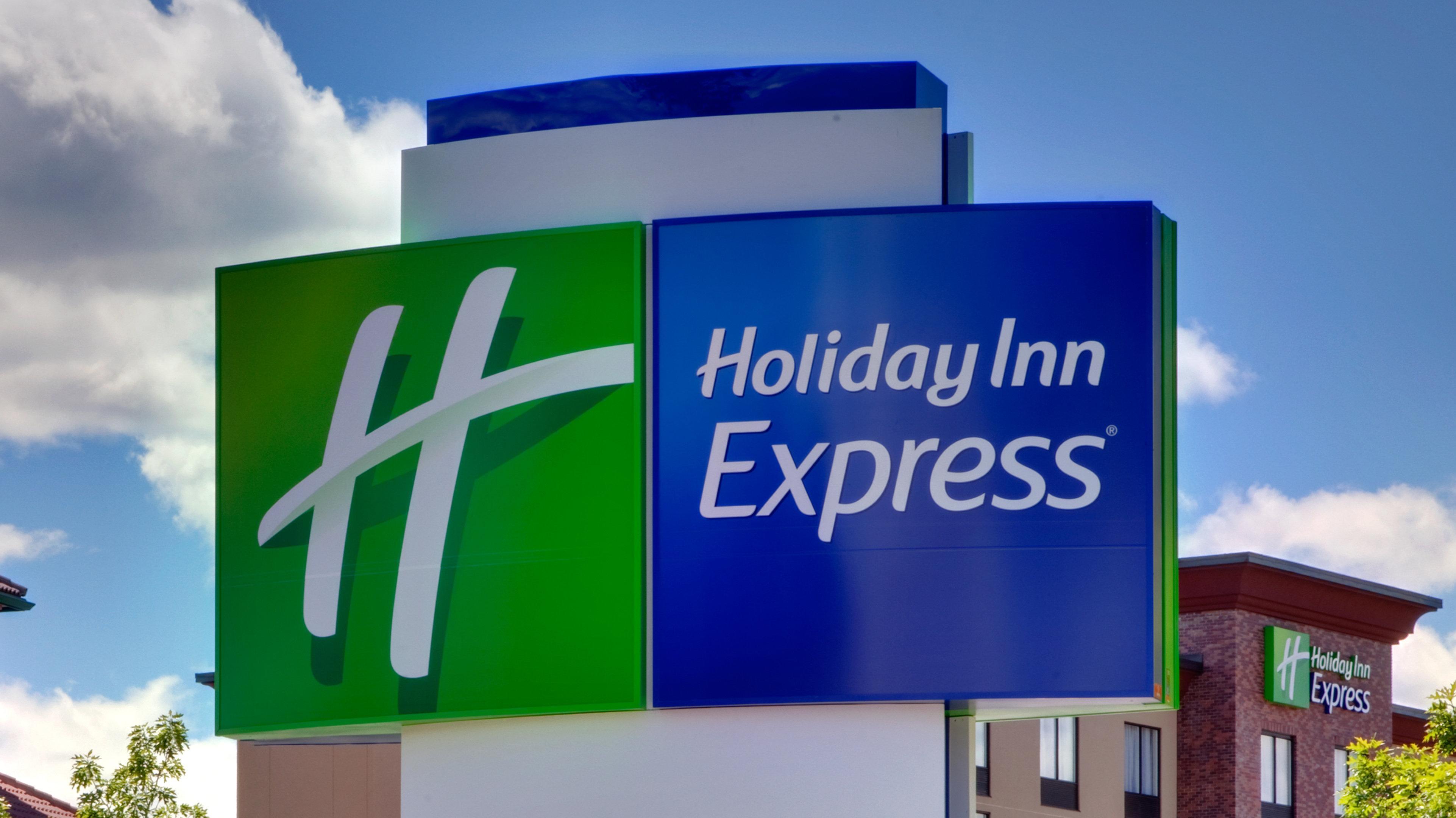 Holiday Inn Express & Suites Dearborn Sw - Detroit Area By Ihg Exterior photo