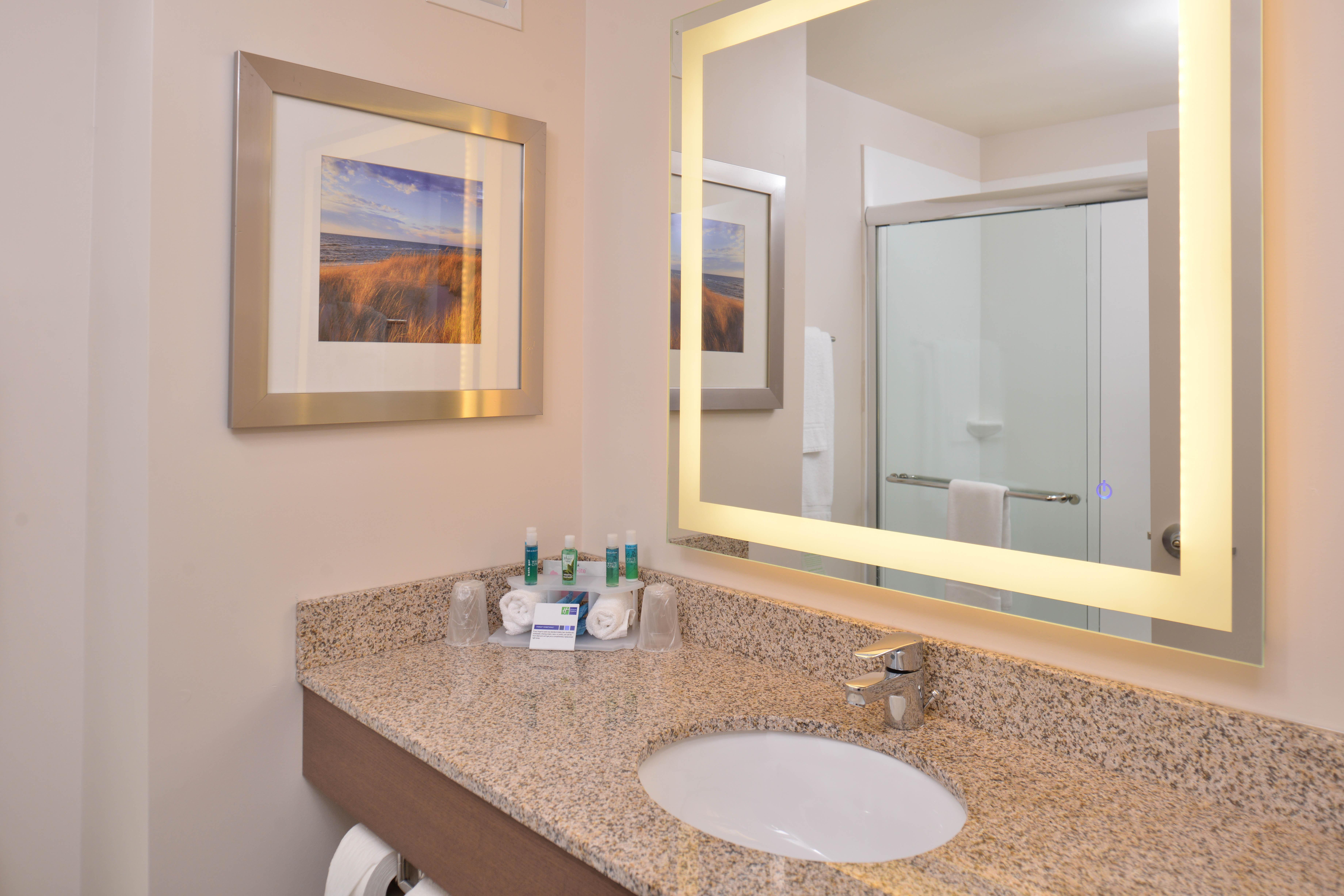 Holiday Inn Express & Suites Dearborn Sw - Detroit Area By Ihg Exterior photo